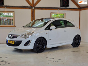 Opel Corsa 1.4-16V OPC Line (Ketting vervangen / Airco / 17 Inch / Nette auto)