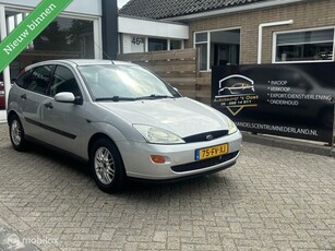 Ford Focus 1.4-16V Trend inruilkoopje airco apk