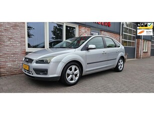 Ford Focus 1.6-16V Futura Automaat! Airco! Cruise Control!