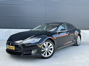 Tesla Model S 85 Base Free supercharge Leer Cruise