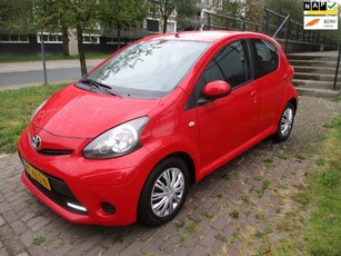 Toyota Aygo 1.0 VVT-i Comfort/AIRCO//NAVIGATIE//NIEUW MODEL