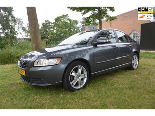 Volvo S40 1.6 Sport*airco*cruise*dealer onderhouden*apk