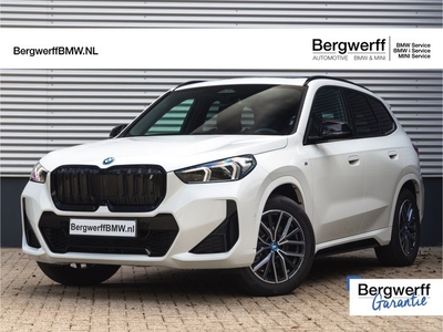 BMW iX1 xDrive30 M-Sport - Trekhaak - Pano - Harman Kardon