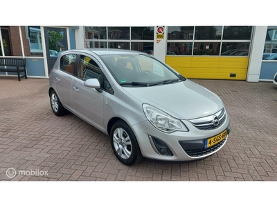 Opel Corsa 1.2-16V Design Edition