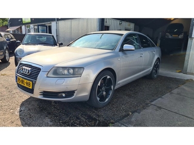 Audi A6 Limousine 2.4 Pro Line PS: auto start niet