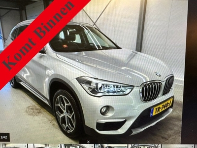 BMW X1 sDrive20i Orange Edition II ORG NL / PANO / CAMERA