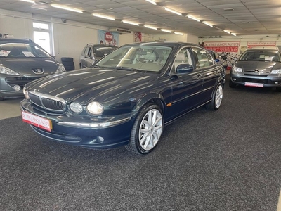 Jaguar X-type 2.5 V6 Executive. Nwe apk, lederen bekleding