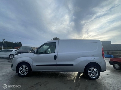 Opel Combo 1.3 CDTi L2H1 Edition 22000KM lees tekst!!!!