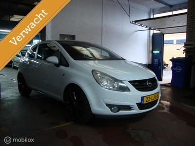 Opel Corsa 1.4-16V Color Edition van 1e Eigenaar