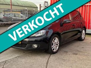 Volkswagen GOLF 1.6 TDI Highline BlueMotion / AIRCO / NAVI / CAMERA / DSG