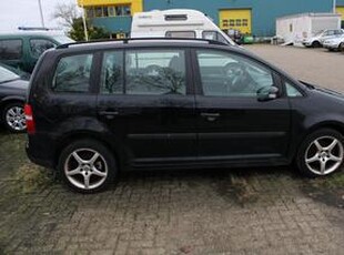 Volkswagen TOURAN 1.6-16V FSI Athene 7 Persoons