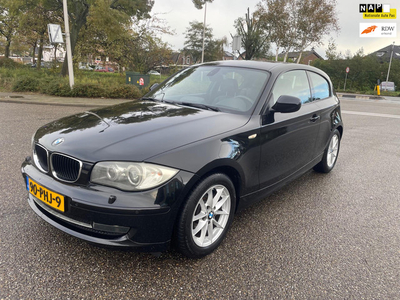 BMW 1-serie 120i Business Line Ultimate Edition / AUTOMAAT / LEDER / XENON / STOELVERW / PDC / ELEK.PAKKET / LMV / HISTORIE / NAP.