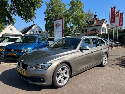 BMW 3-serie TOURING 318I Executive AUTOMAAT / AFN. TREKHAAK NAVI