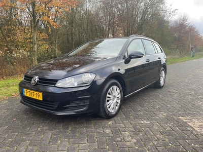 Volkswagen GOLF Variant 1.2 TSI Trendline. Voorzien van