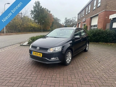 Volkswagen Polo 1.2 TSI First Edition (bj 2015)