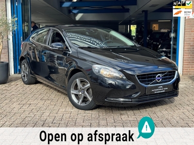 VOLVO V40 1.6 T2 Momentum 2015 NAVI CLIMA LM APK NAP!