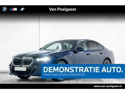 BMW 5 Serie Sedan 520i M-Sport Pro Travel Pack