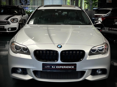 BMW 5-SERIE Touring 525d HIGH-Executive 258 PK M-SPORT PANO 20