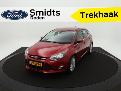 FORD FOCUS 1.0 EcoBoost Lease Titanium | 17-inch | Voorruitverwarming | ISOFIX | Navigatie | Parkeersensoren |