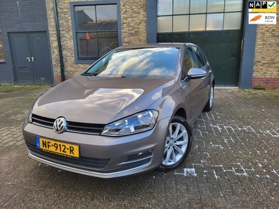 Volkswagen Golf 1.2 TSI Highline Clima + Cruise + Navi