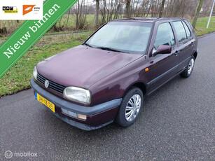 Volkswagen Golf 1.8 GL Automaat # 5-Deurs # Met 2 Jaar APK!!