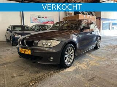 BMW 1-SERIE 116i Executive | Parkeersensoren | Airco | Cruise control