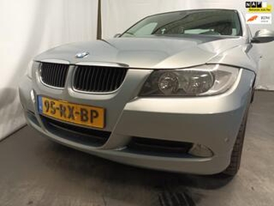 BMW 3-SERIE 318i - Airco - Schade