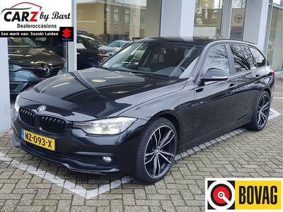 BMW 3-SERIE Touring 318i SPORT Leder | Navi | Sportvelgen