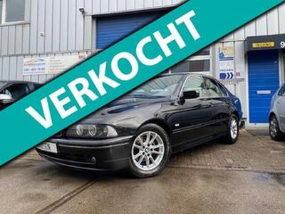 BMW 5-SERIE 520i Edition / Prachtig! / Individual / 6 Lijn / NL Auto /