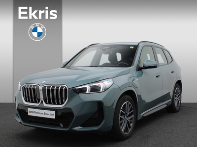 BMW X1 30e xDrive High Executive M Sportpakket / Adaptief M Onderstel / Adaptieve LED / Head-Up Display / 18''