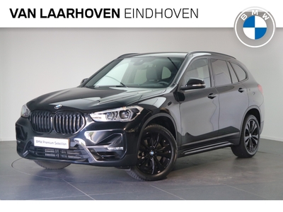 BMW X1 sDrive20i Executive Sport Line Automaat / Sportstoelen / Adaptieve LED / Head-Up / Harman-Kardon / Navigatie Plus / PDC achter