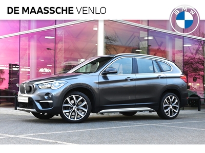 BMW X1 sDrive20i High Executive xLine Automaat / Panoramadak / Achteruitrijcamera / Sportstoelen / LED / Head-Up / Park Assistant / Navigatie Plus