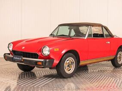 Fiat 124 Spider 2000 injectie