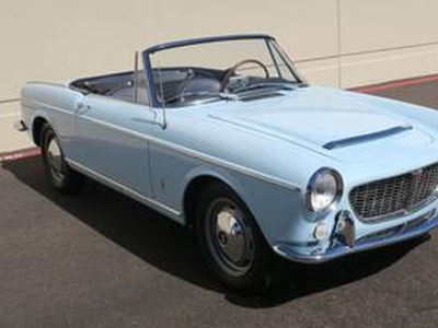 Fiat 1500S spider blue