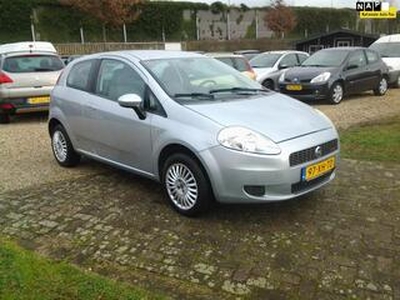 Fiat GRANDE PUNTO 1.4 Dynamic Automaat zeer lux,s orgneel NL 100.000 Airco.