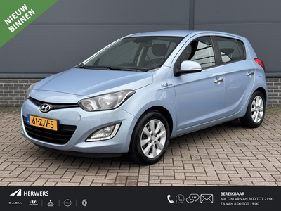 HYUNDAI I20 1.2i i-Catcher / Parkeer sensoren / Achteruitrij camera / Keyless / Airco /