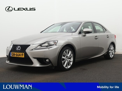 Lexus IS Benzine