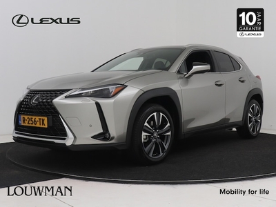 Lexus UX Benzine