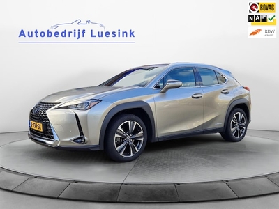 Lexus UX Benzine