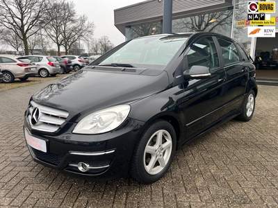 MERCEDES B-KLASSE 180 BlueEFFICIENCY, Navi, Clima, Gsm, trekhaak, Stoelverwarming. etc.