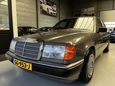 Mercedes-Benz 200 E Open dak, Trekhaak