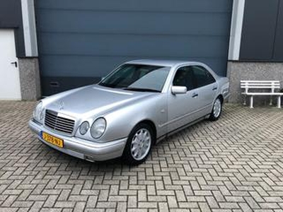 Mercedes-Benz E-KLASSE 200 K. Classic 101125 km.!!!