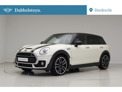 MINI MINI Clubman Cooper S John Cooper Works Chili Serious Business | Schuif/- kanteldak | Leren bekleding | Stoelverwarming | Trekhaak | Parkeersensoren V+A