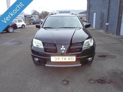 Mitsubishi OUTLANDER SPORT 2.4 4WD Invite Scott