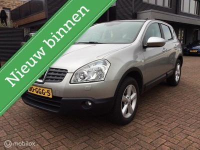 Nissan Qashqai 2.0 Tekna Premium 4WD Panorama Navi Camera leder