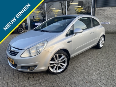 OPEL CORSA 1.4-16V Cosmo L.M./ Half Leer/ NAP!!