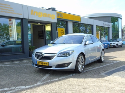 Opel Insignia 1.6 Turbo 170pk Business Executive | Schuifdak | Camera | Trekhaak 1700kg | 20