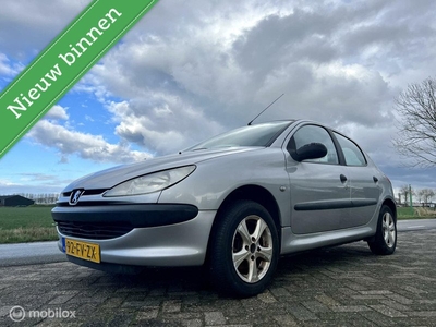 Peugeot 206 1.4 XT, BJ 2000, APK, Zuinig, 5 deurs, NAP