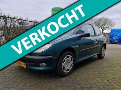 Peugeot 206 1.4 XT lichte rijbare schade Nap