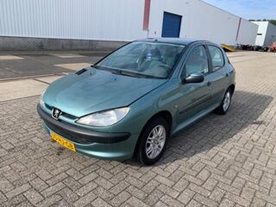 Peugeot 206 1.4 XT NAP/5 deurs/ APK TOT 04-2023